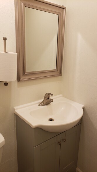 More Photos Of 1912 SE Monroe St, Portland Office For Lease