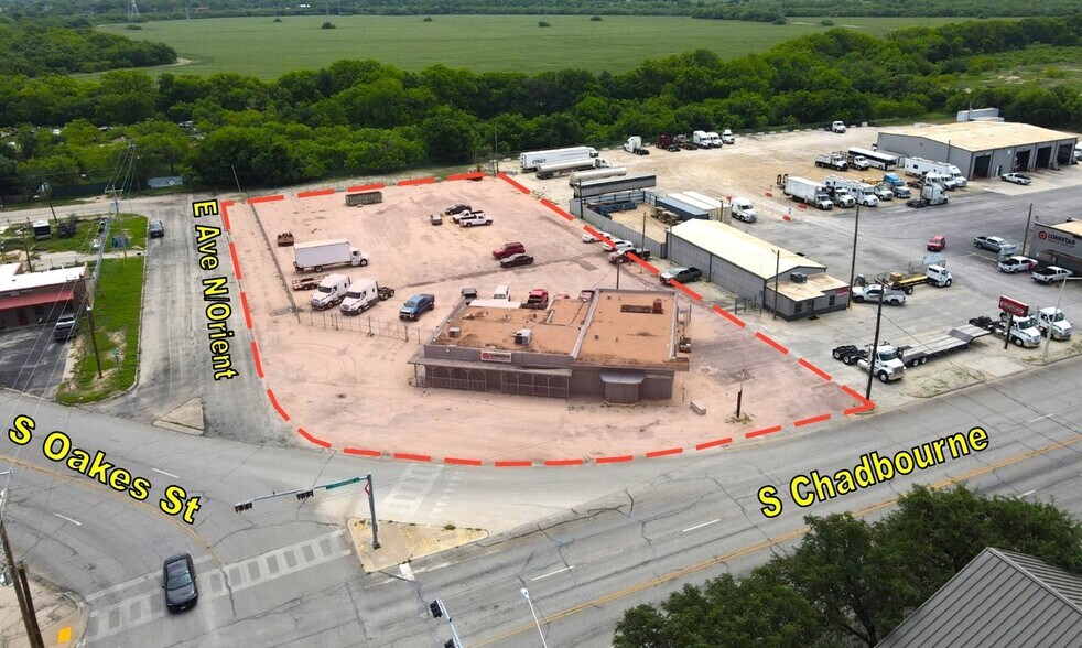 More Photos Of 1810 S Chadbourne St, San Angelo Flex For Sale