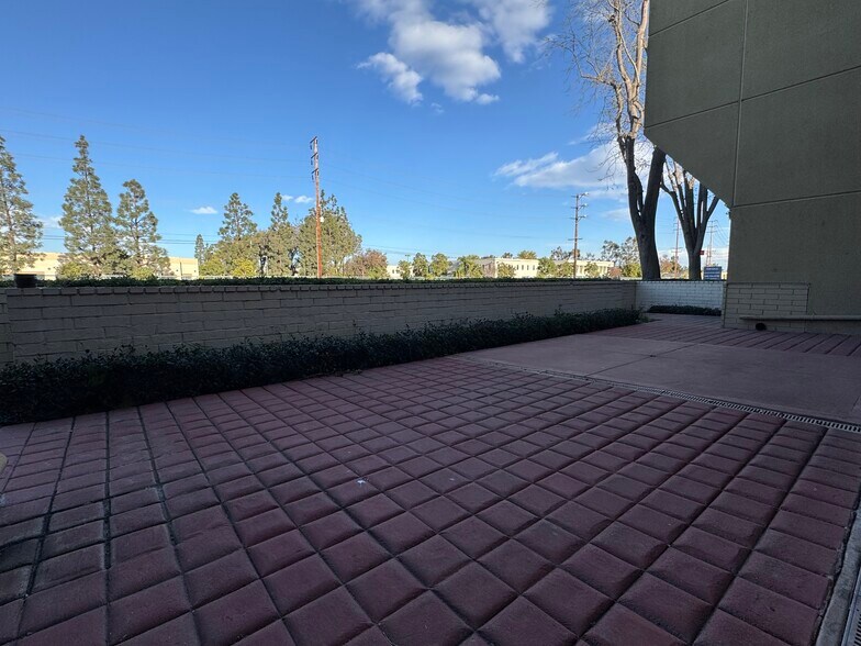 More Photos Of 17701 Cowan, Irvine Office For Sale