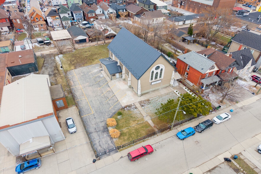More Photos Of 50 Earl St, Hamilton Daycare Center For Sale
