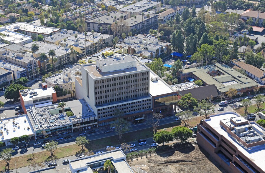 More Photos Of 11980 San Vicente Blvd, Los Angeles Medical For Lease