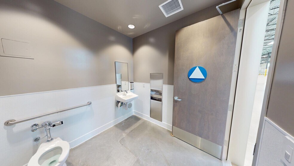 More Photos Of 33580 Zeiders Rd, Menifee Distribution For Sale