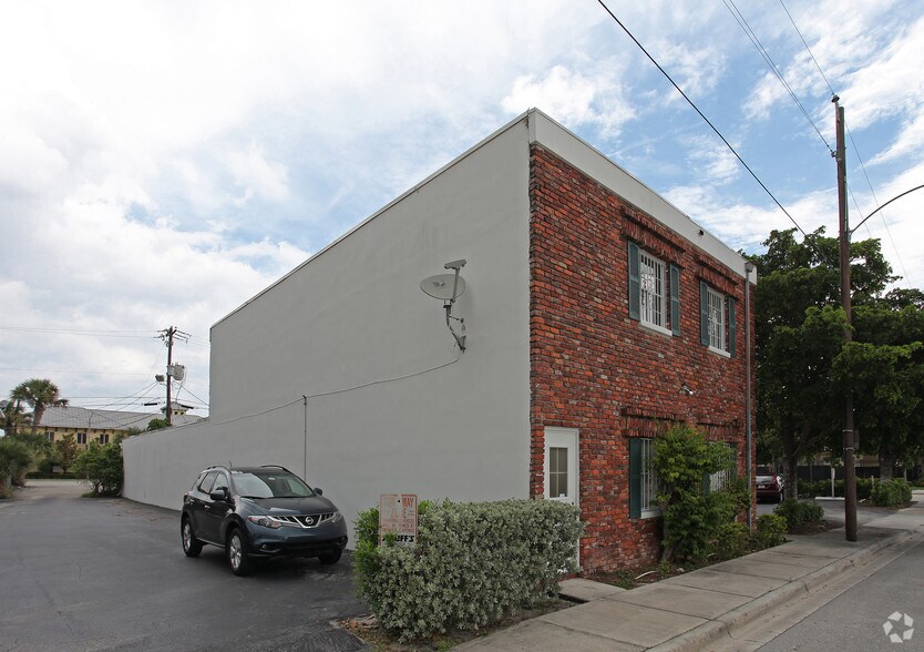 More Photos Of 811 N Olive Ave, West Palm Beach Medical For Lease