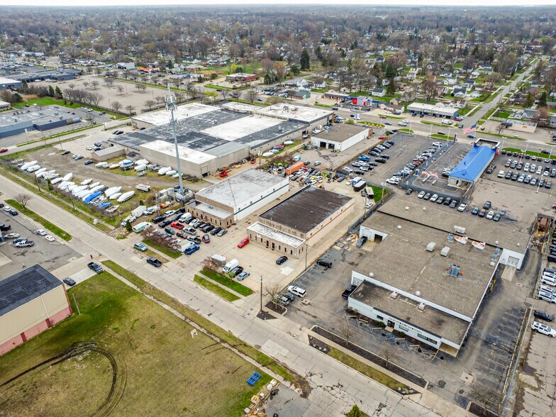 More Photos Of 32639-32645 Industrial Rd, Garden City Warehouse For Sale