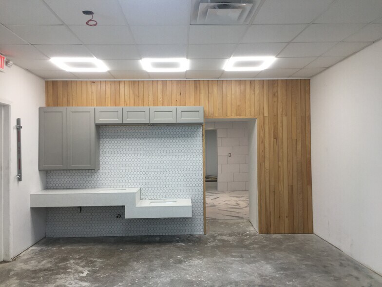 More Photos Of 4304 La Branch St, Houston Daycare Center For Lease