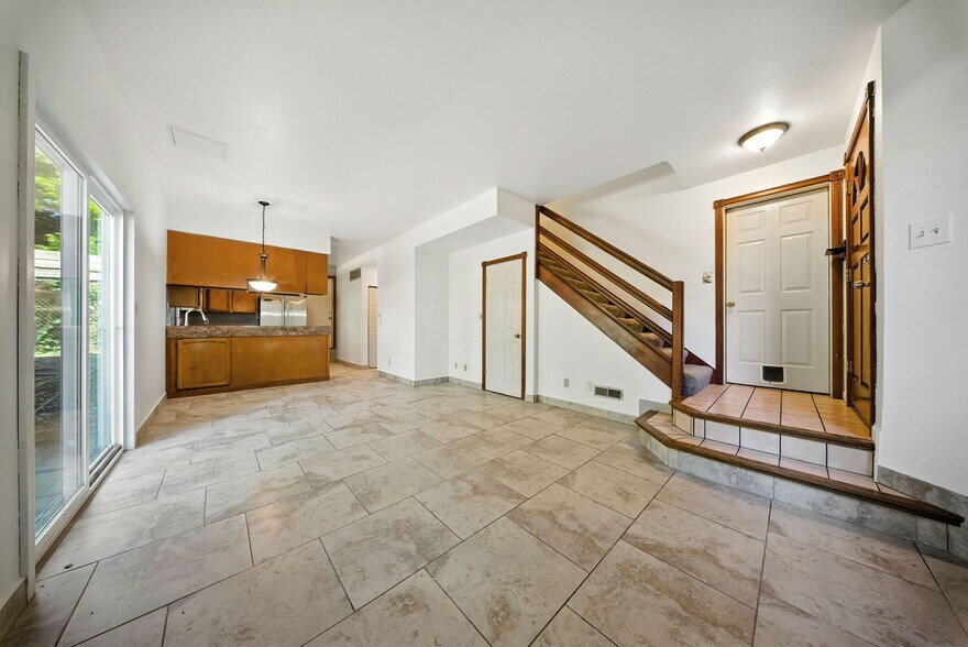 More Photos Of 1523-1527 Verdi St, Alameda Apartments For Sale