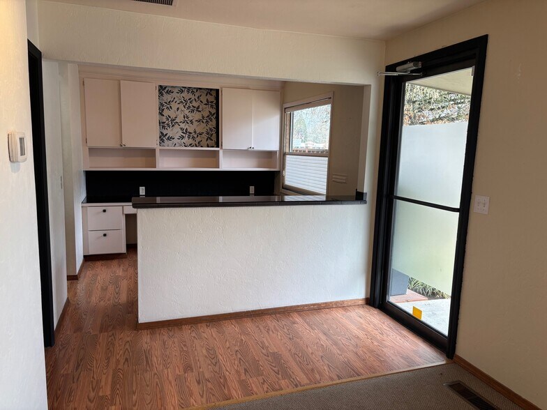 More Photos Of 1873 NW Kings Blvd, Corvallis Office For Lease