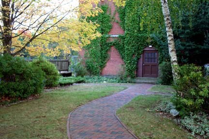 More Photos Of 156 River Rd, Willington Showroom For Lease