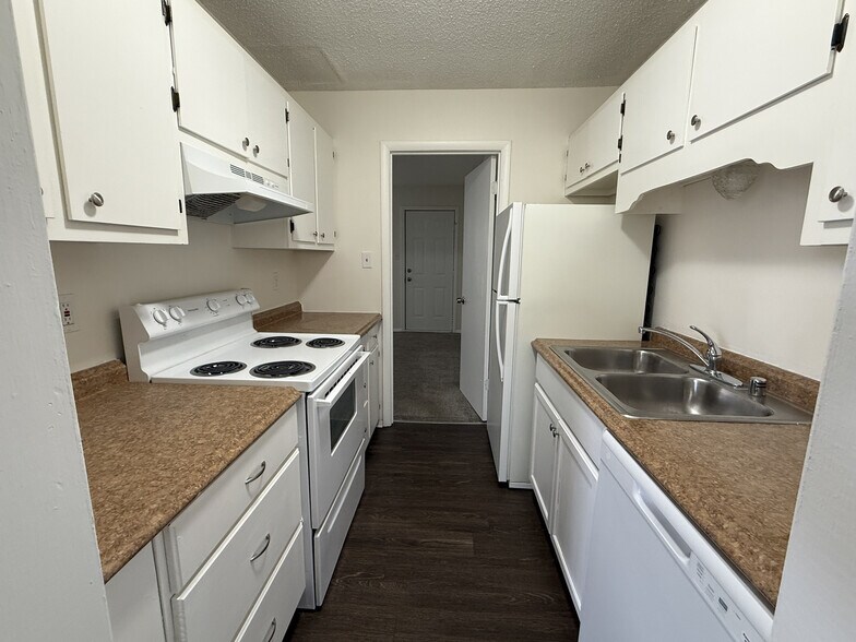 More Photos Of 217 & 219 8th St SW, Decatur Apartments For Sale