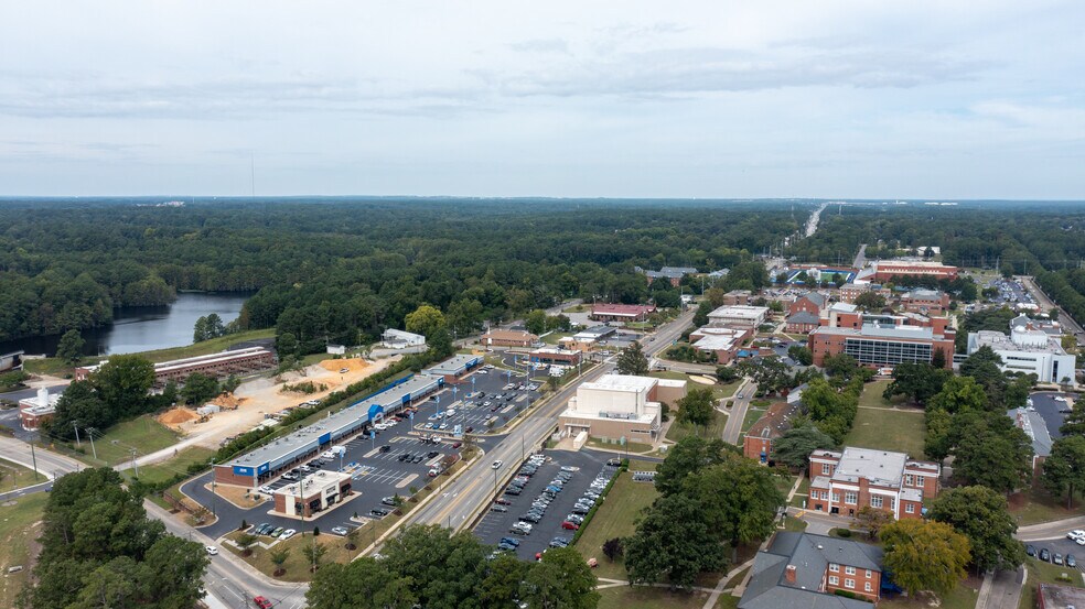 More Photos Of 1047 Murchison Rd, Fayetteville Unknown For Lease