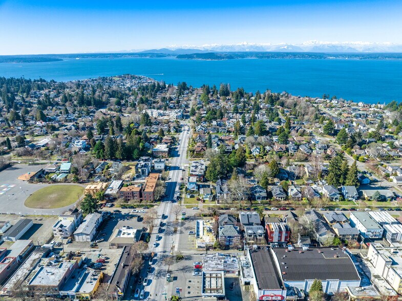 More Photos Of 4312 SW Admiral Way, Seattle Convenience Store For Sale