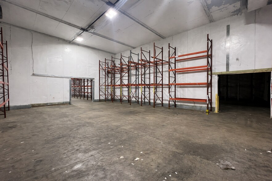 More Photos Of 432 N Royal St, Jackson Warehouse For Lease