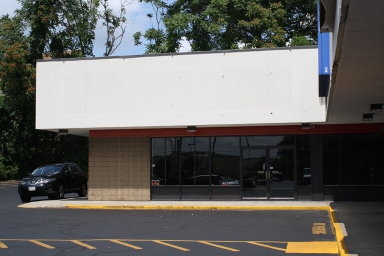 More Photos Of 560 Lincoln St, Worcester General Retail For Lease