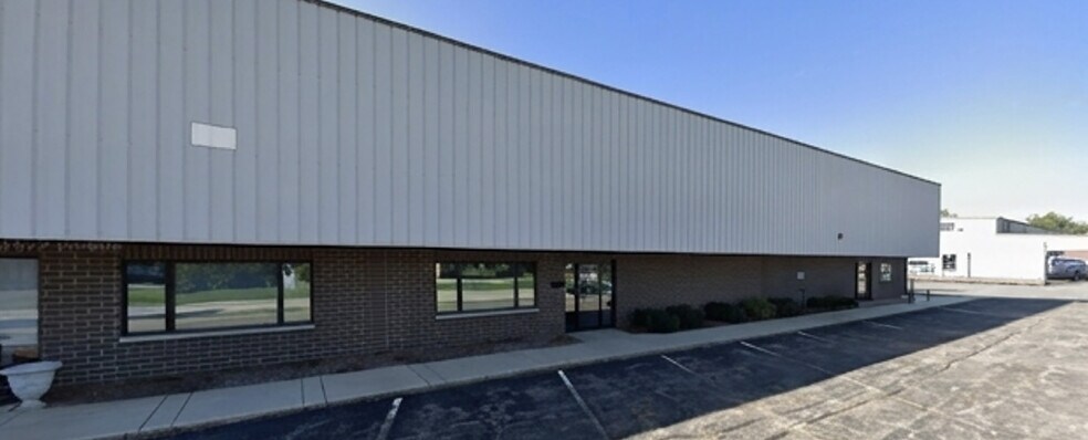 More Photos Of 630-634 Schneider Dr, South Elgin Warehouse For Sale