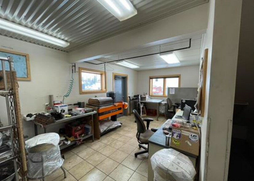 More Photos Of 100 Axle Dr, Caspian Service For Sale