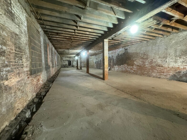 More Photos Of 265 Water St, Brooklyn Warehouse For Lease