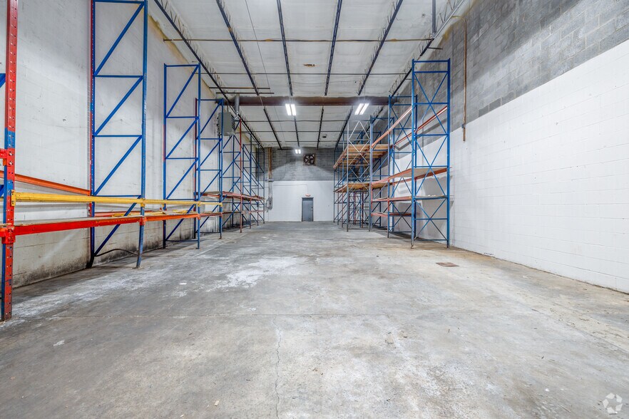More Photos Of 4139-4153 Amos Ave, Baltimore Light Manufacturing For Lease