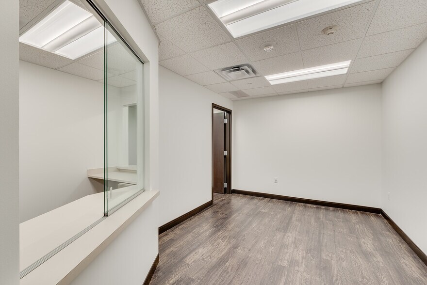 More Photos Of 3600 Gaston Ave, Dallas Office For Sale