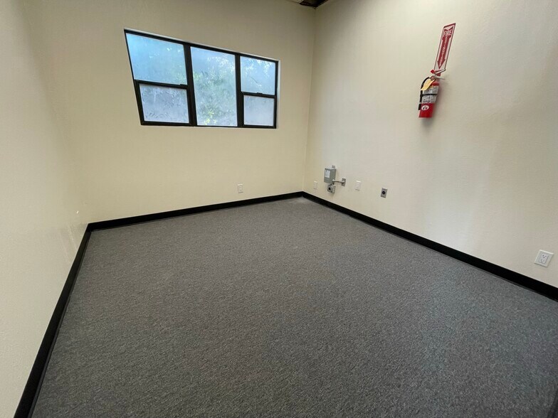 More Photos Of 200 Valley Dr, Brisbane Light Manufacturing For Lease