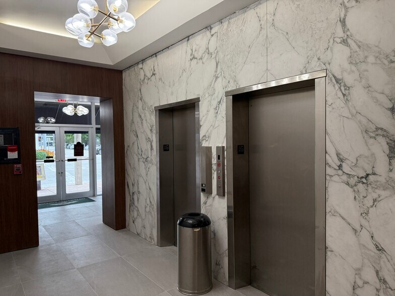 More Photos Of 299 Alhambra Cir, Coral Gables Loft Creative Space For Lease