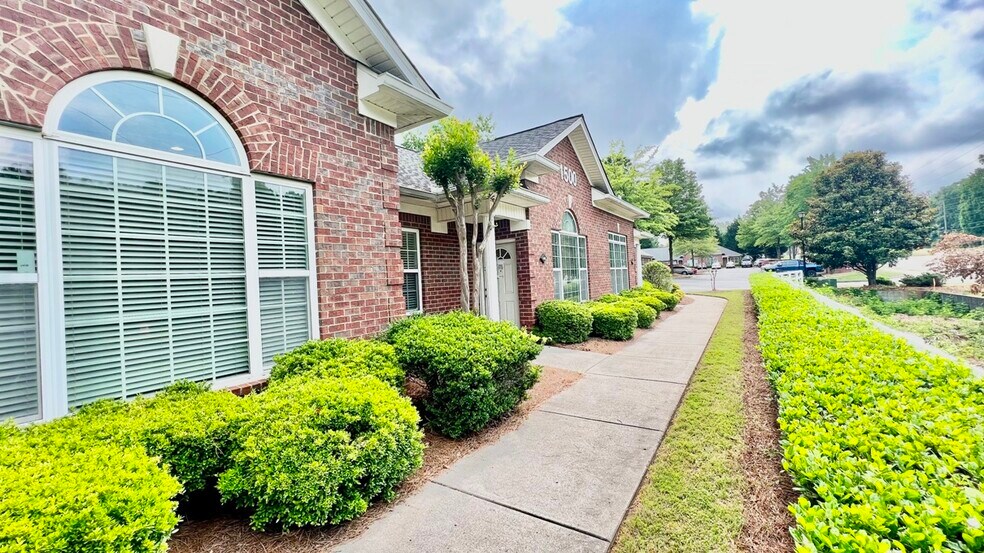 More Photos Of 2450 Atlanta Hwy, Cumming Coworking Space