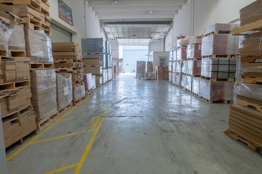 More Photos Of 385-387 Industrial Dr, Mount Juliet Warehouse For Lease