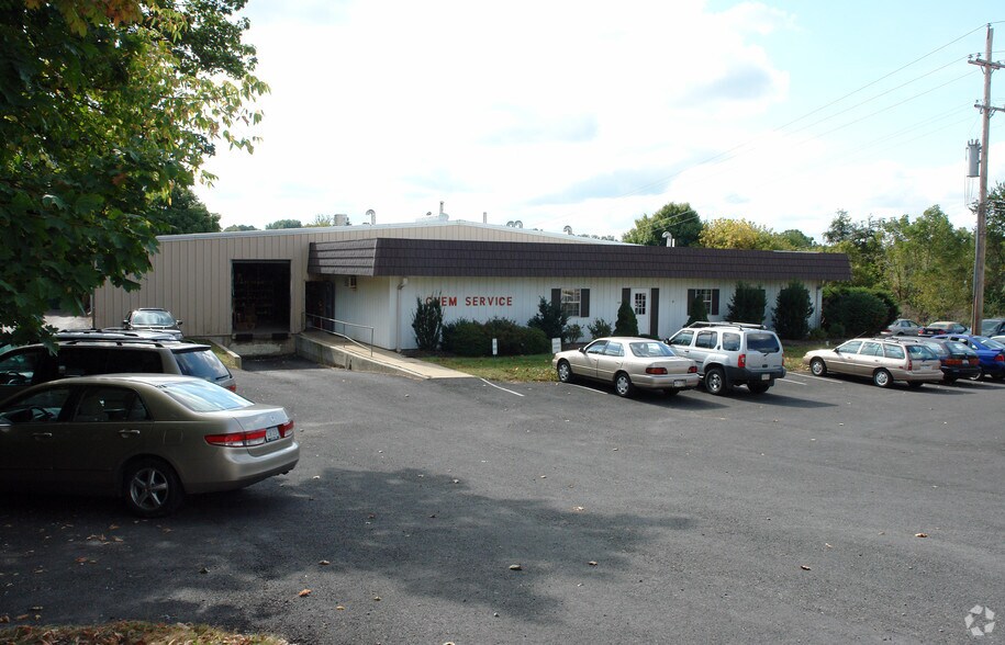 Primary Photo Of 660 Tower Ln, West Chester Manufacturing For Sale