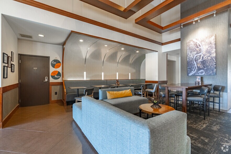 More Photos Of 7905 Giacosa Pl, Memphis Hotel For Sale