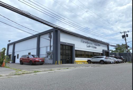 More Photos Of 26-32 Bond St, Westbury Loft Creative Space For Sale