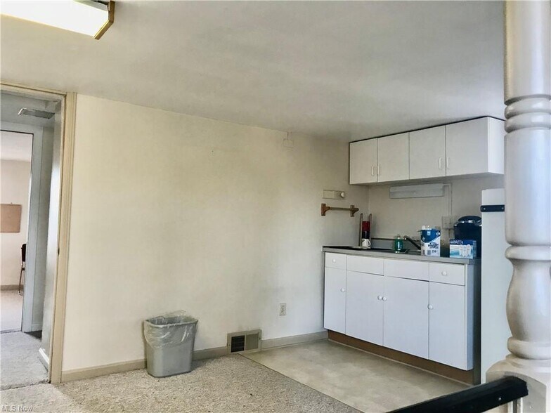 More Photos Of 2918 Plymouth Ave, Rocky River Office For Sale