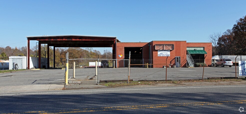 More Photos Of 4830 Hovis Rd, Charlotte Truck Terminal For Lease