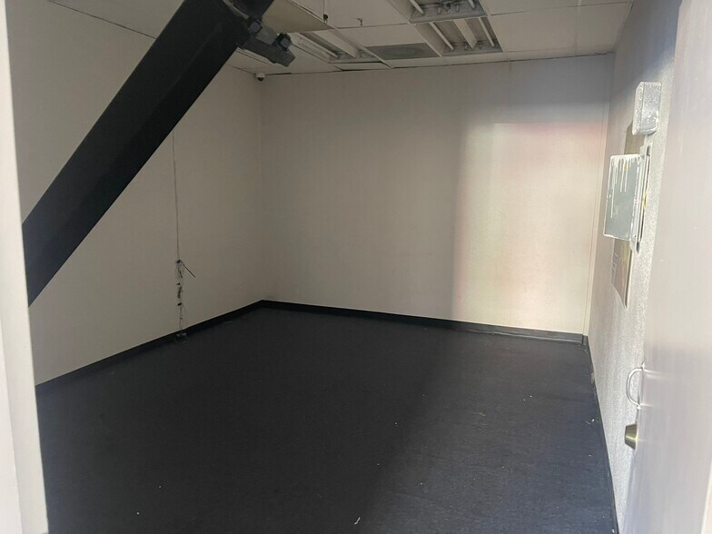 More Photos Of 506 E Weber Ave, Stockton Apartments For Lease