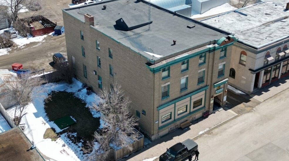 More Photos Of 111 Sherbrooke St, Wolseley Hotel For Sale