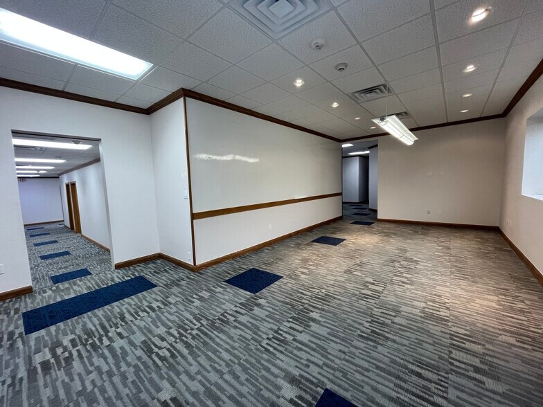 More Photos Of 10858 FM 346 W, Flint Office For Sale