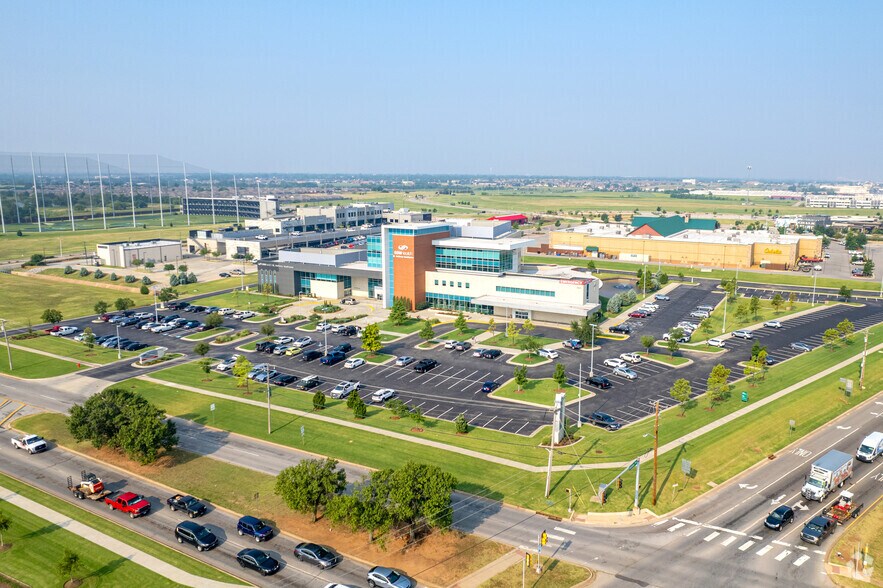 More Photos Of 13401 N Western Ave, Oklahoma City Hospital For Lease