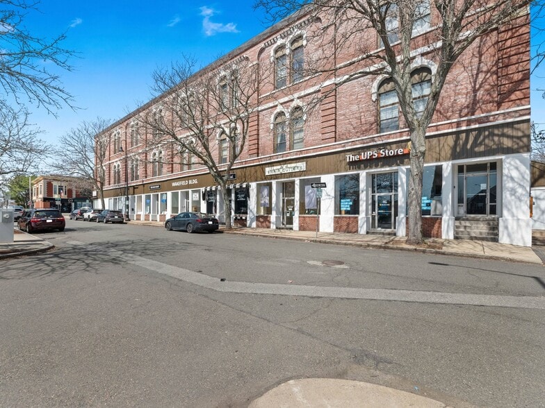 More Photos Of 416 Main St, Wakefield Office For Sale