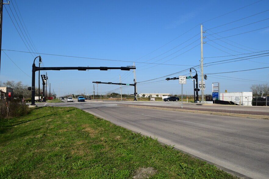 More Photos Of Bailey Rd at Masters rd, Pearland Land For Sale