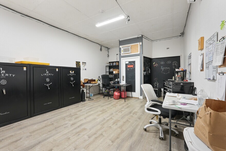 More Photos Of 7050 Martin Luther King Jr Blvd, Portland Freestanding For Lease