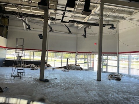 More Photos Of 2915 Gillespie St, Fayetteville Flex For Sale