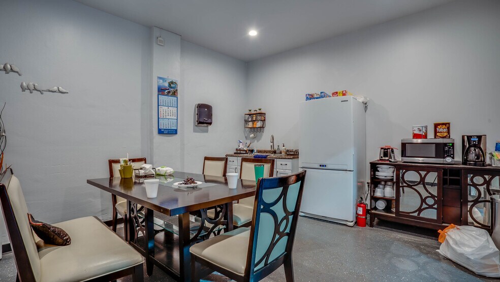 More Photos Of 3232 E Olympic Blvd, Los Angeles Warehouse For Sale