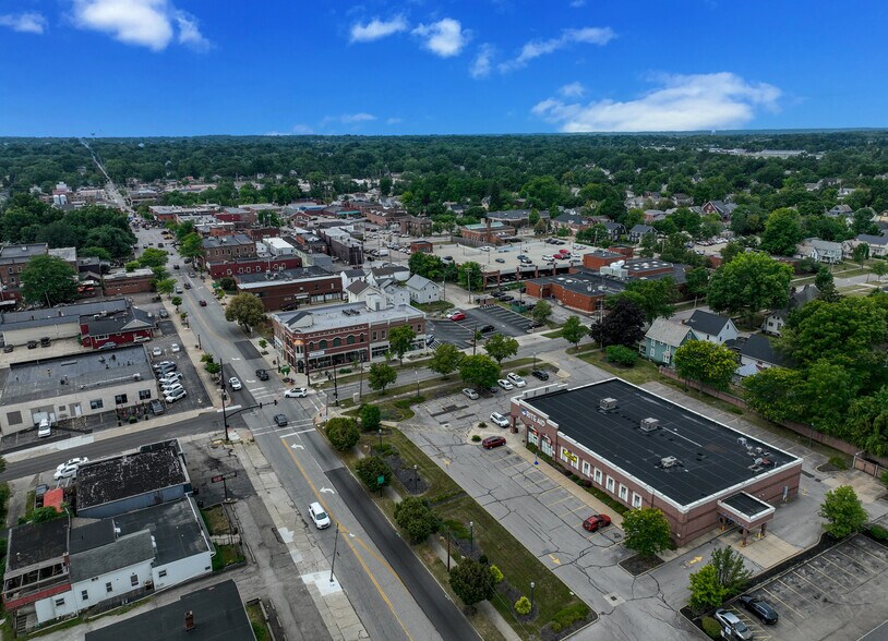 More Photos Of 207 N Court St, Medina Freestanding For Lease