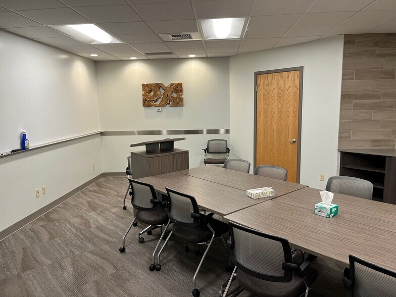 More Photos Of 33650 6th Ave S, Federal Way Office For Sale