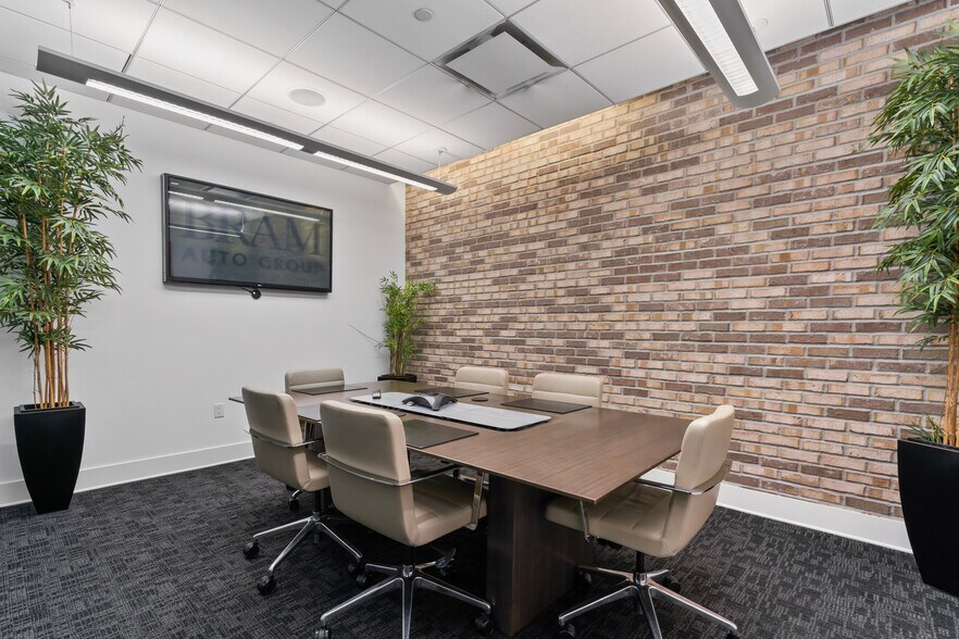 More Photos Of 7500 West Side Ave, North Bergen Warehouse For Lease