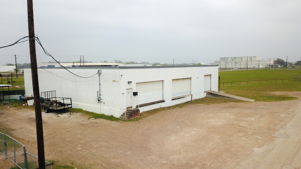 More Photos Of 3505 Houston Hwy, Victoria Warehouse For Sale