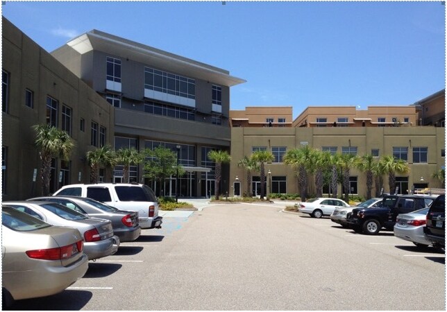 More Photos Of 225 Seven Farms Dr, Daniel Island Office Residential For Sale