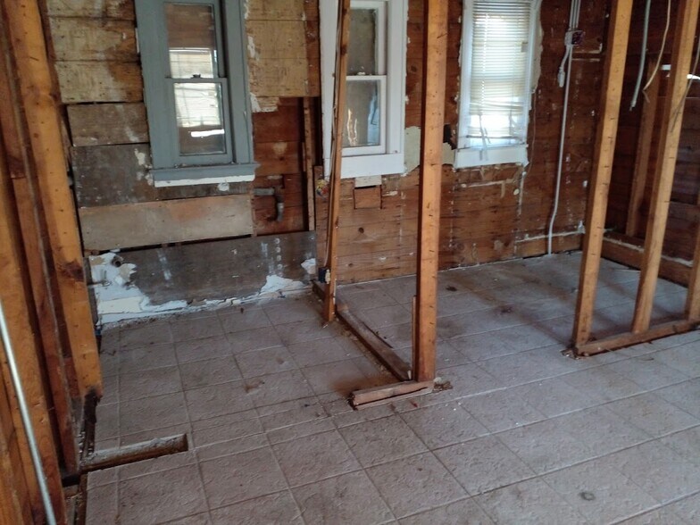 More Photos Of 2705 Blodgett St, Houston Office For Sale