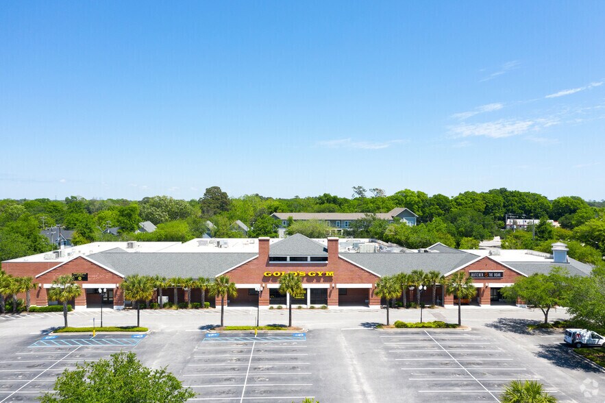 More Photos Of 730-760 Coleman Blvd, Mount Pleasant General Retail For Lease