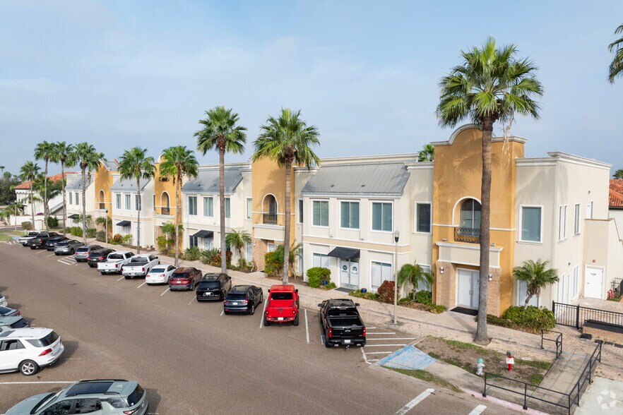 More Photos Of 3805 Plantation Grove Blvd, Mission Office For Sale