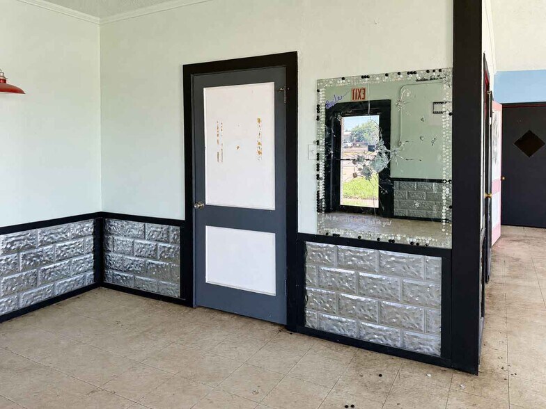 More Photos Of 1614 Pulliam St, San Angelo Office For Sale