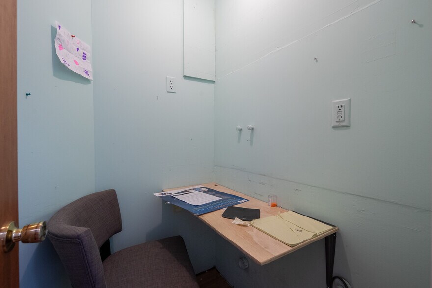 More Photos Of 1221 Altamont Ave, Schenectady Office For Sale